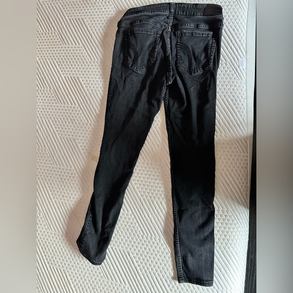 Hollister Basic Black Skinny Jeans - Picture 3 of 3